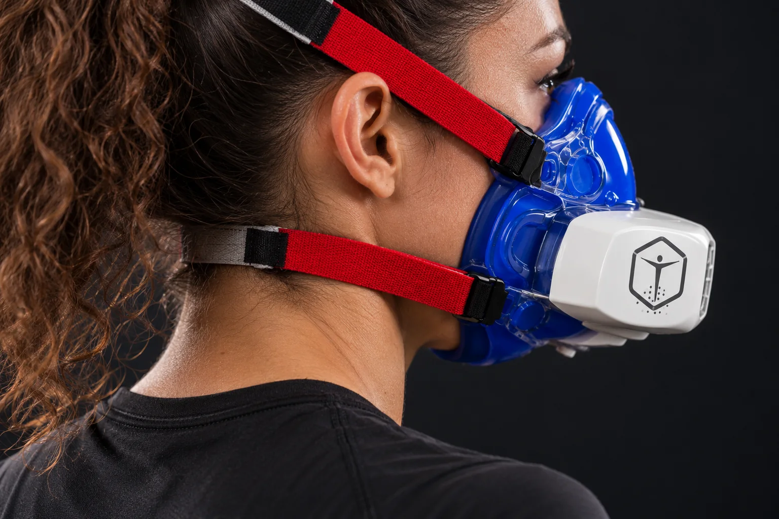 Close-up of an athlete wearing a VO2 Master gas analysis mask